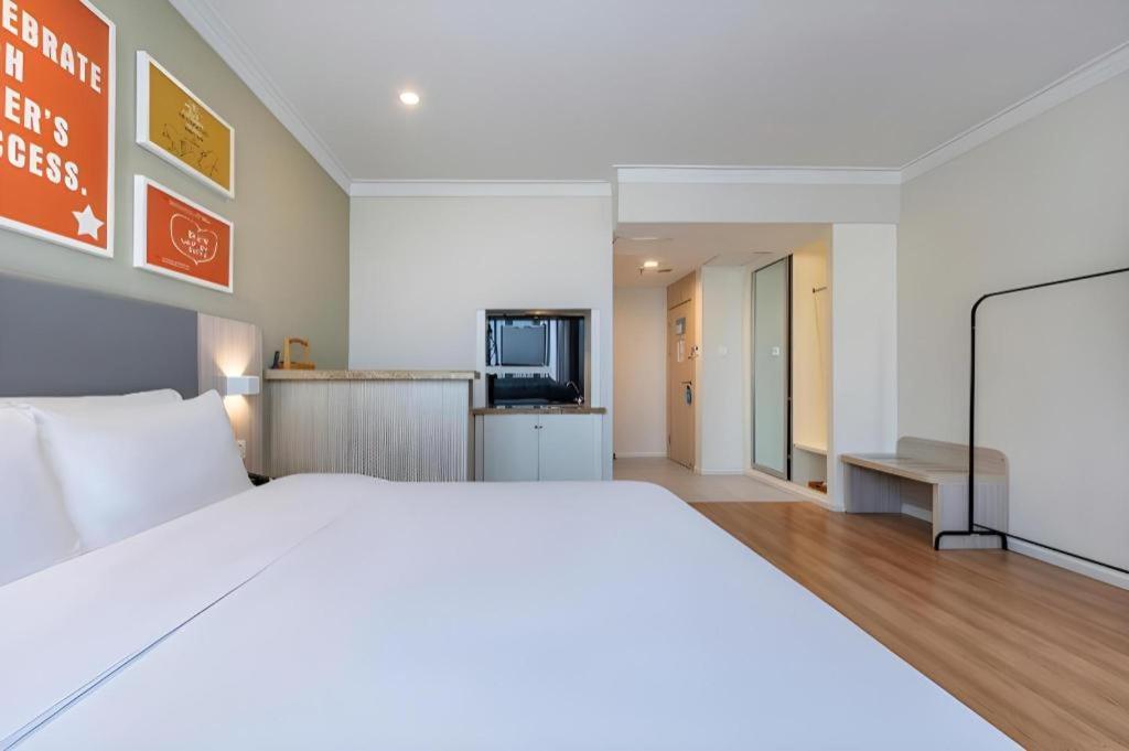 Hanting Hotel Shanghai Caohejing Yishan Road Exteriör bild